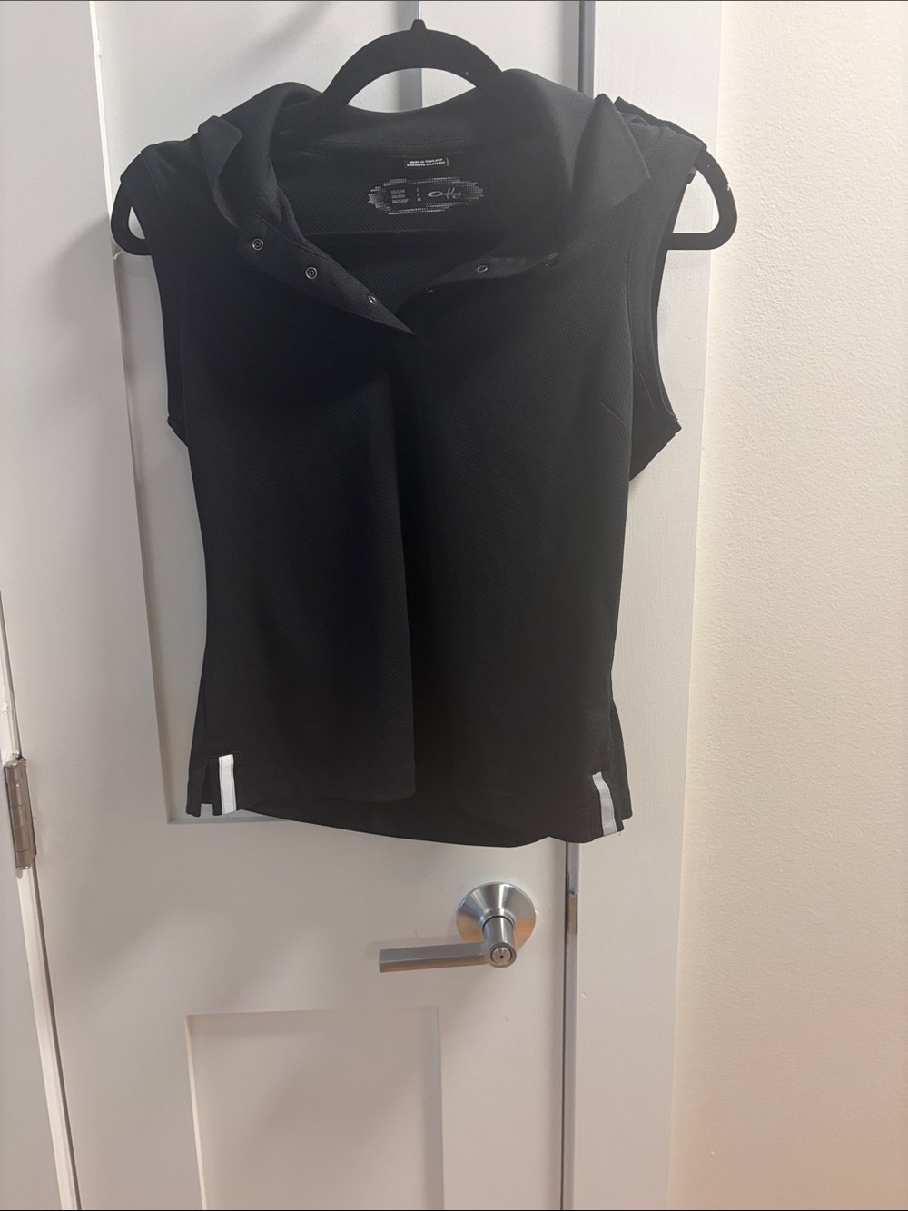 Oakley Women’s Black Sleeveless Tank